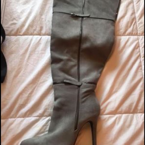 Knee high boots - Picture 2 of 4